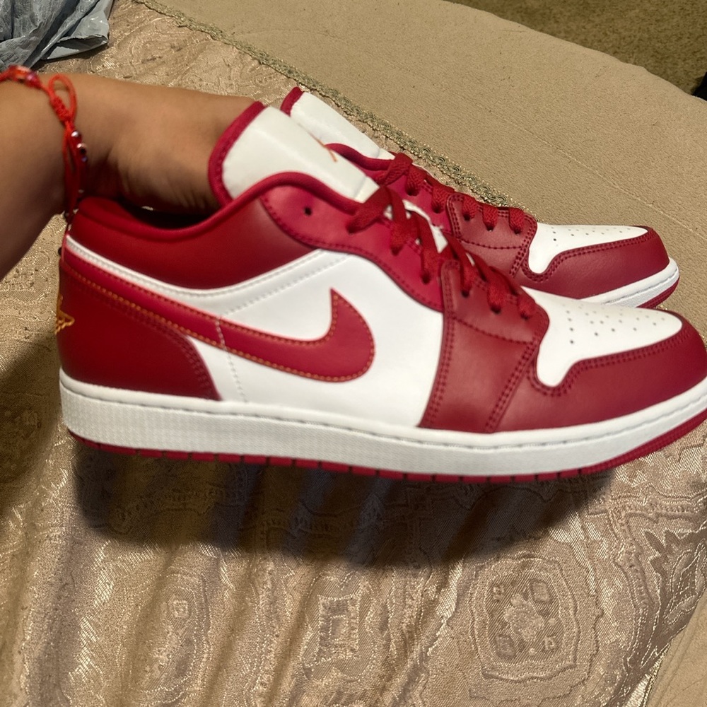 Jordan 1 low cardinal red